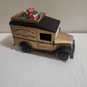 Department 56 Limited Edition Village Express Gold Truck